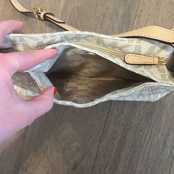 MICHAEL Michael Kors crossbody - Picture 8 of 11